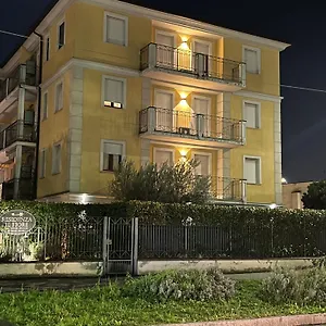 https://apartment-il-fiore.italymilanhotels.net